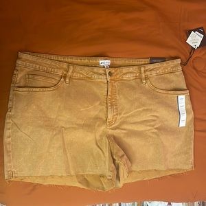 Ava & Viv Mid-rise shorts